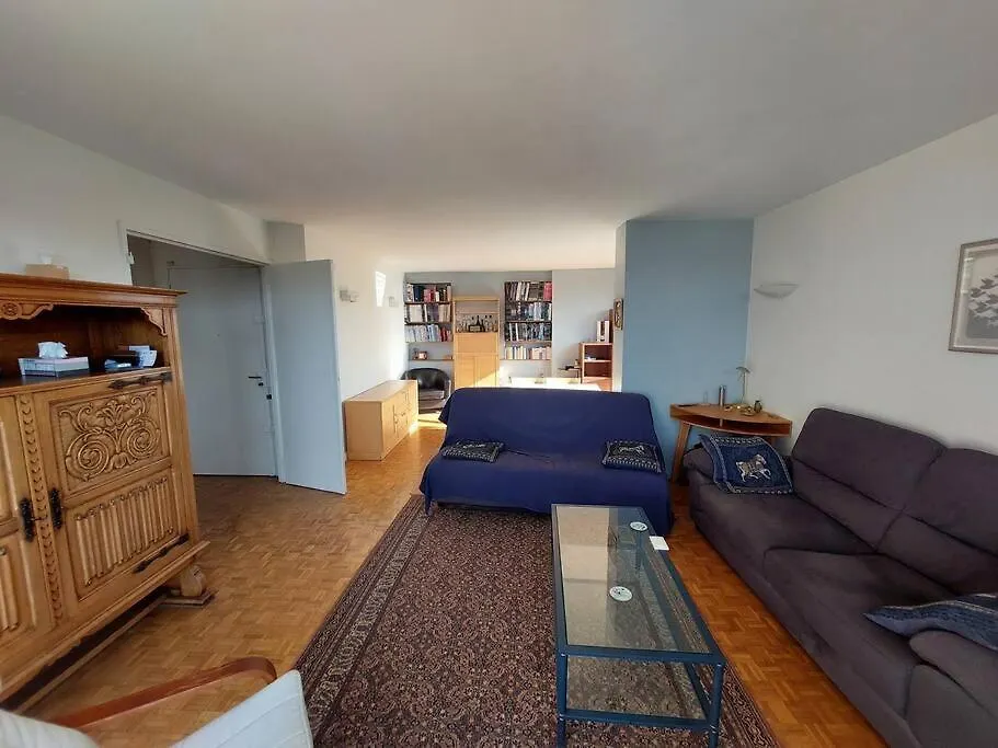 Апартаменты Flat With Tour Eiffel View And Montmartre Париж